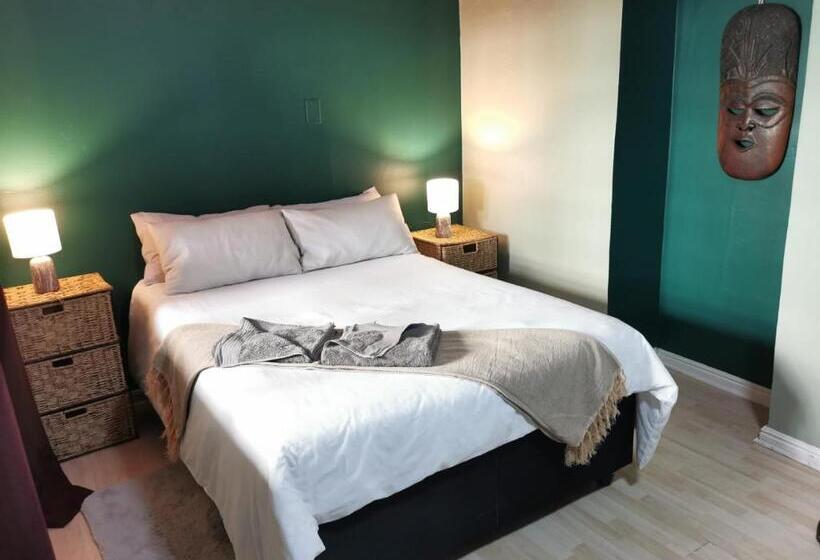 اتاق استاندارد, Karoozin Village