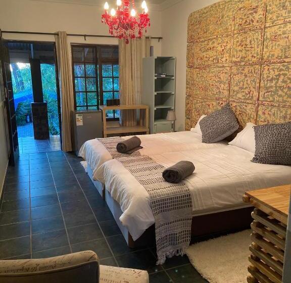 اتاق استاندارد با چشم‌انداز باغ, Karoozin Village