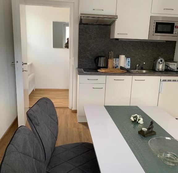 Апартаменты 2 Спальни, Nefer, Haus