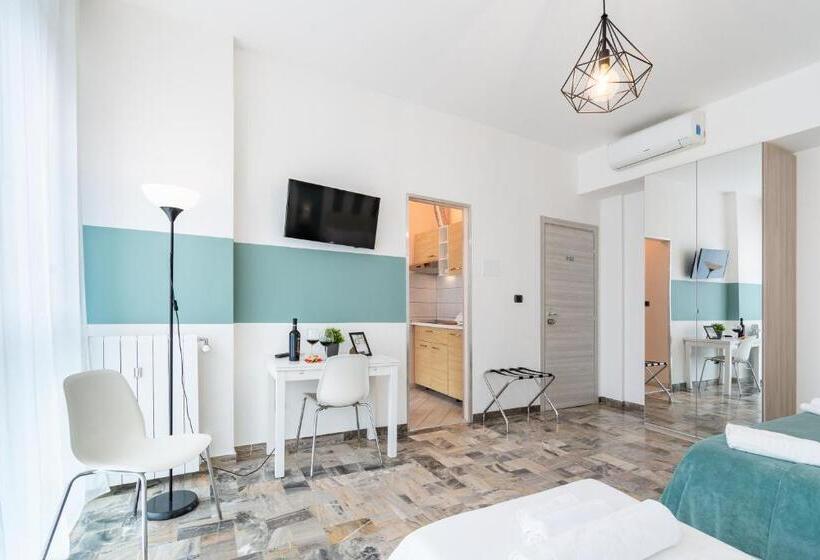 استودیوی استاندارد, 4 Star Bologna Train Station Self Check In