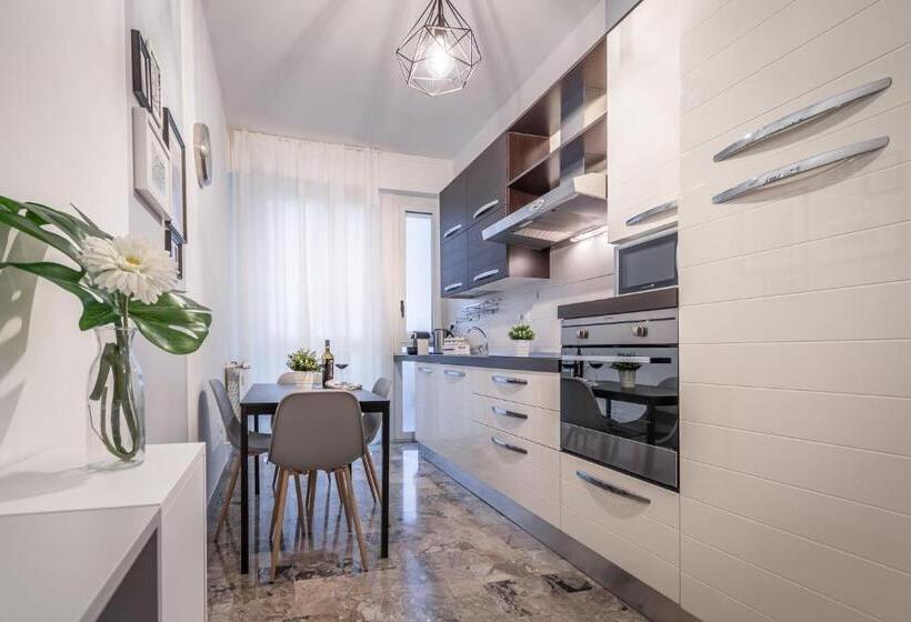 آپارتمان 1 خوابه, 4 Star Bologna Train Station Self Check In