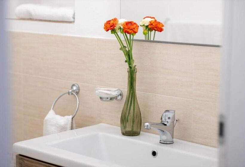 バルコニー付スタンダード４ベッドルーム, B&b Palazzo Loreto