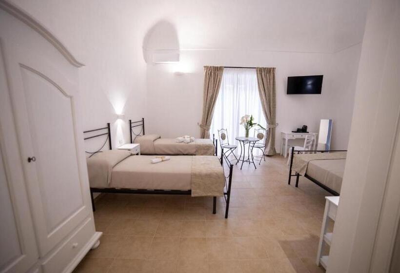 バルコニー付スタンダード４ベッドルーム, B&b Palazzo Loreto