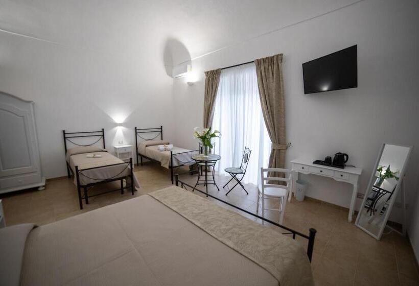 バルコニー付スタンダード４ベッドルーム, B&b Palazzo Loreto