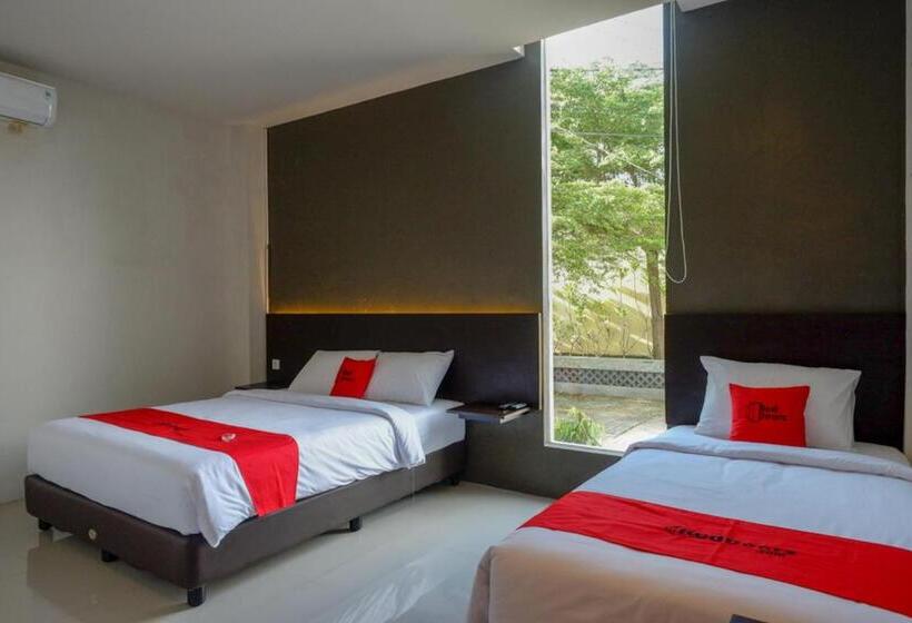 家庭间, Reddoorz Plus Near Solo Baru