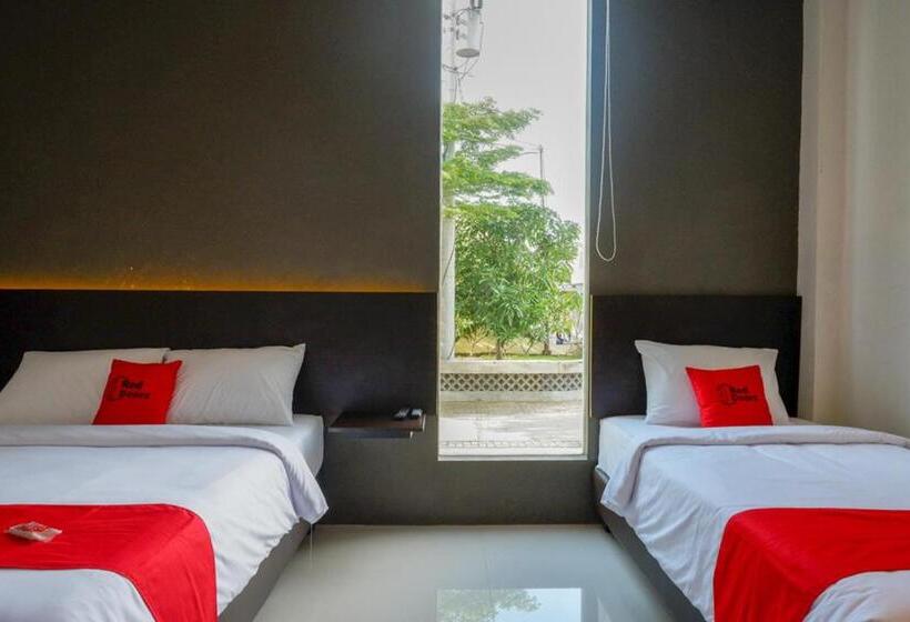 家庭间, Reddoorz Plus Near Solo Baru