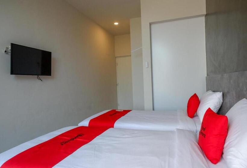 标准间, Reddoorz Plus Near Solo Baru