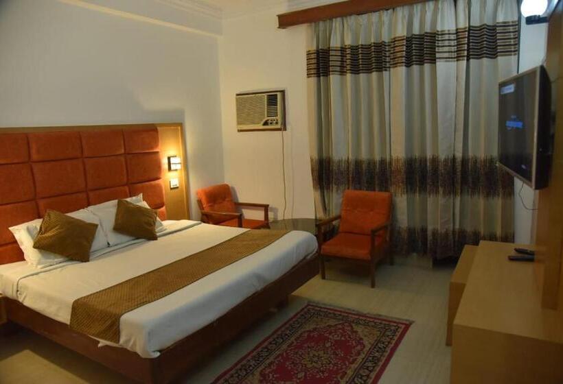 Номер Deluxe, Atul Regency Katra