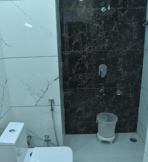 Quarto Deluxe, Atul Regency Katra