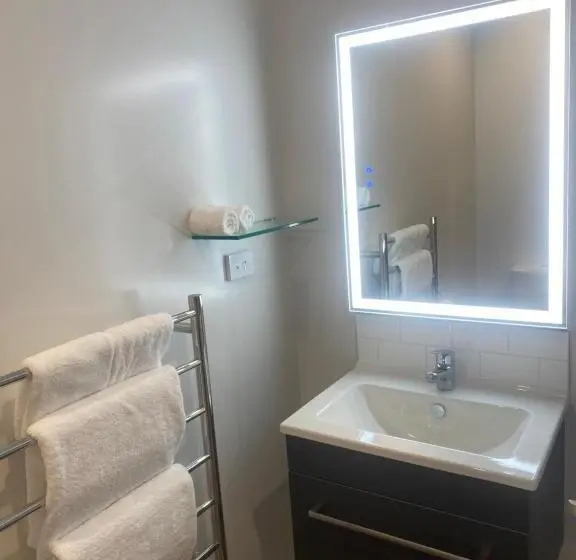 キングサイドベッドのスタンダードワンルーム, Ramada By Wyndham Wellington Taranaki Street