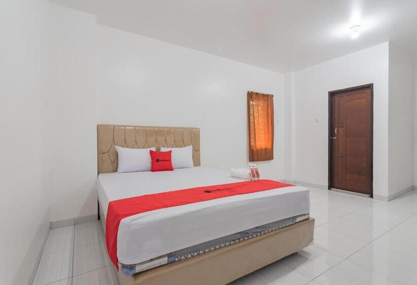 Номер Deluxe, Reddoorz At Vall Guest House Balikpapan