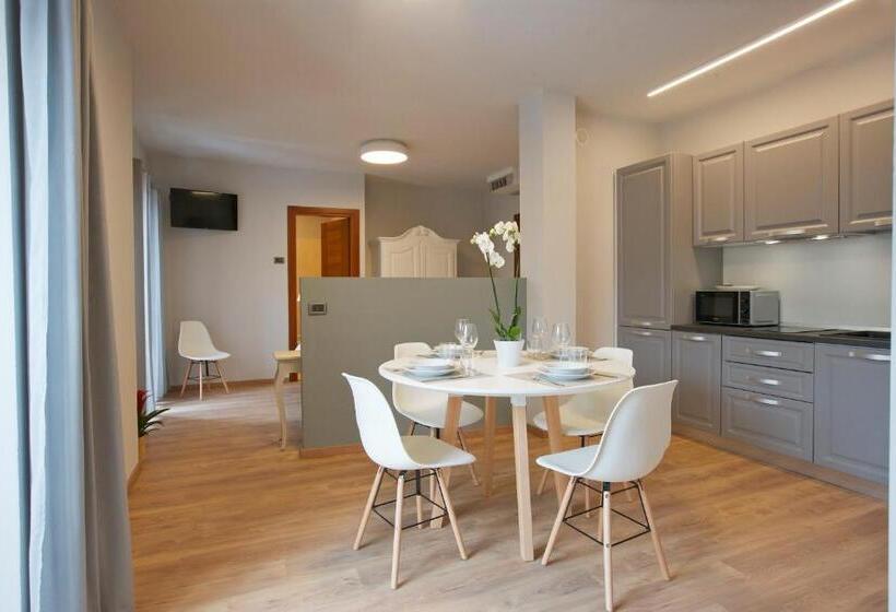 Люкс, Milano & Apartments
