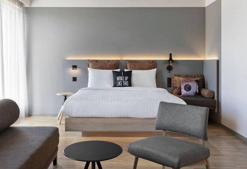 家庭间, Moxy Rapperswil