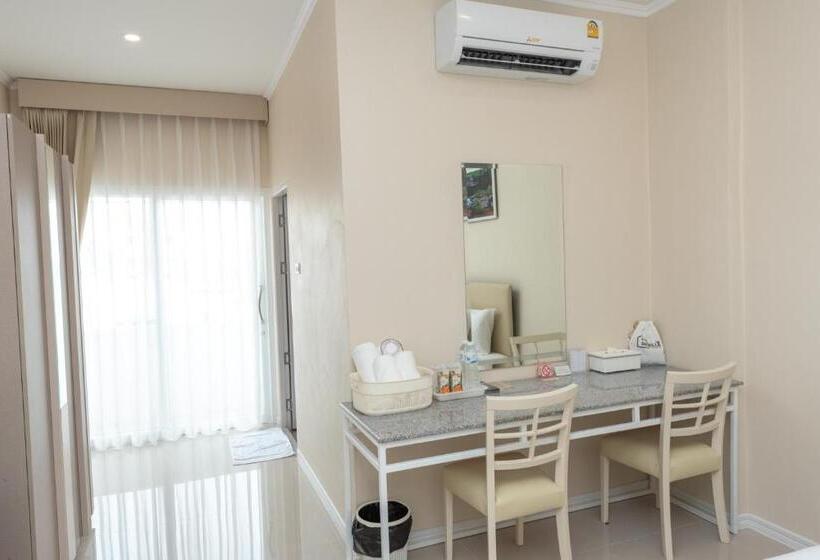 غرفة قياسية سرير كينج, Siri Ville