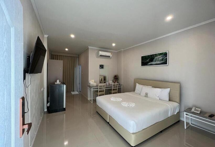 غرفة قياسية سرير كينج, Siri Ville