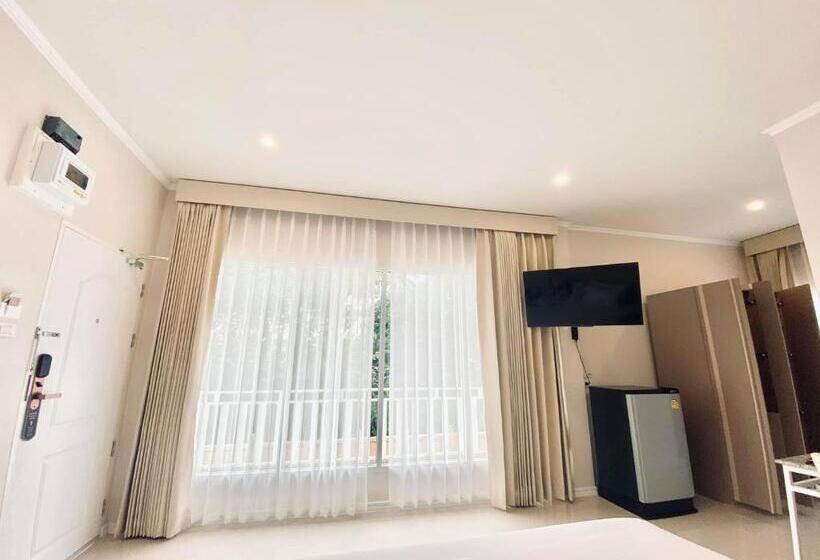 غرفة ديلوكس, Siri Ville