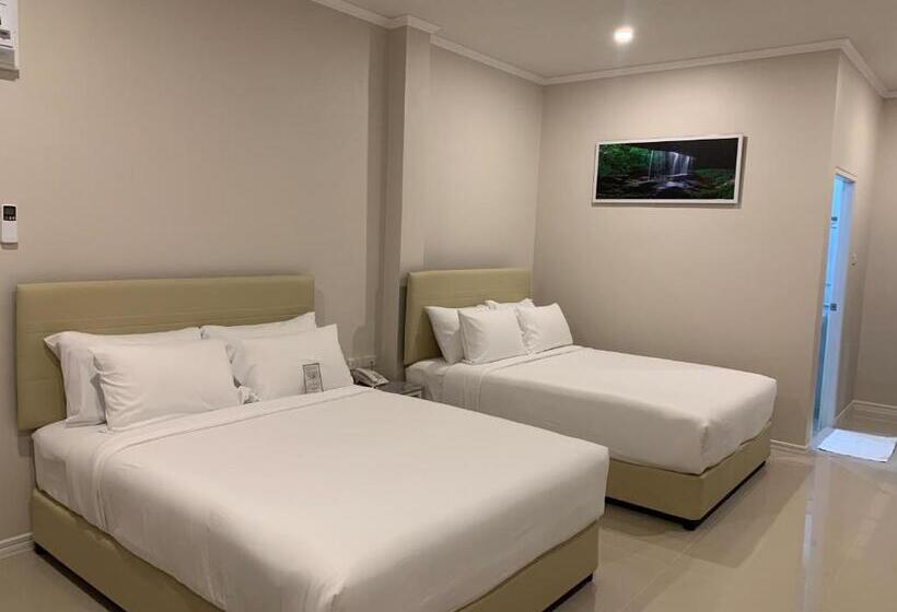 غرفة عائلية, Siri Ville