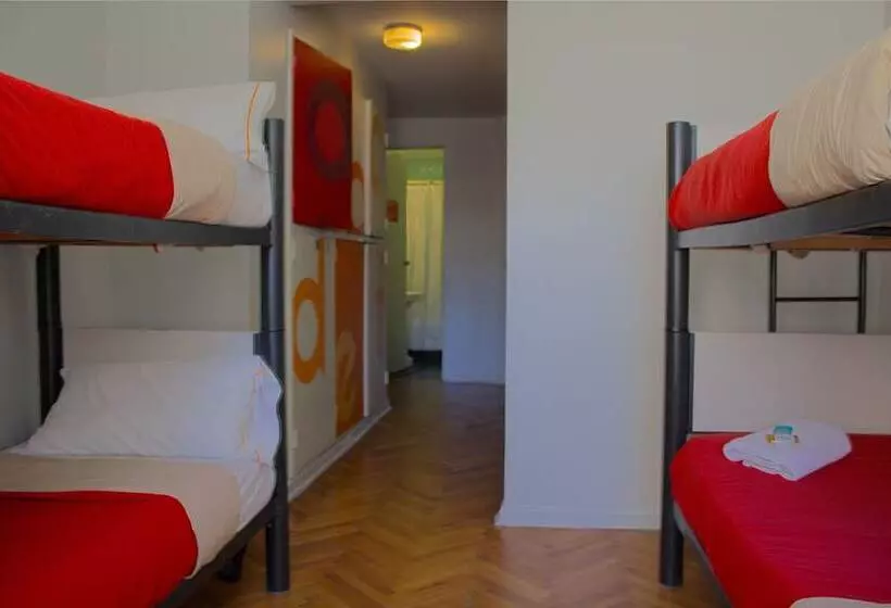 تختخواب در اتاق مشترک, Hostel Suites Florida