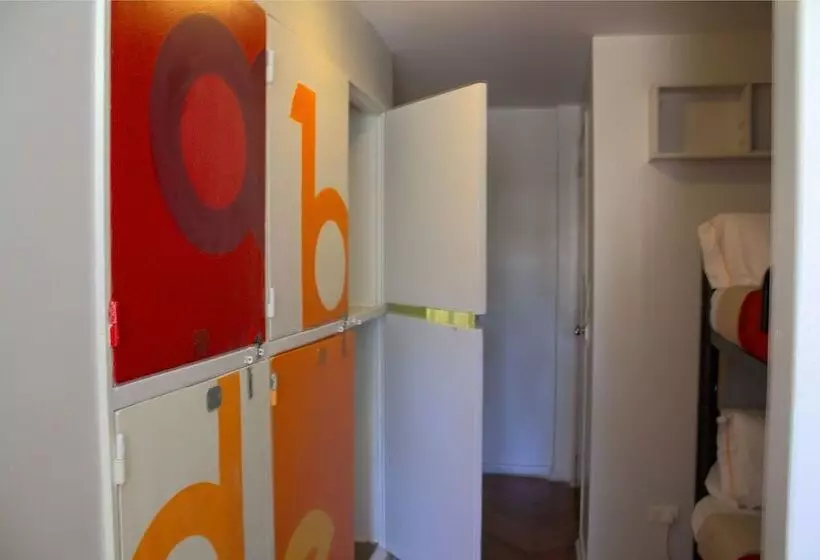 تختخواب در اتاق مشترک, Hostel Suites Florida