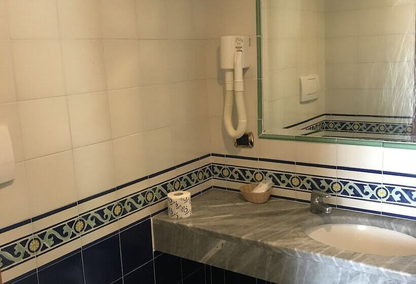 חדר סטנדרט לארבעה, Albatros