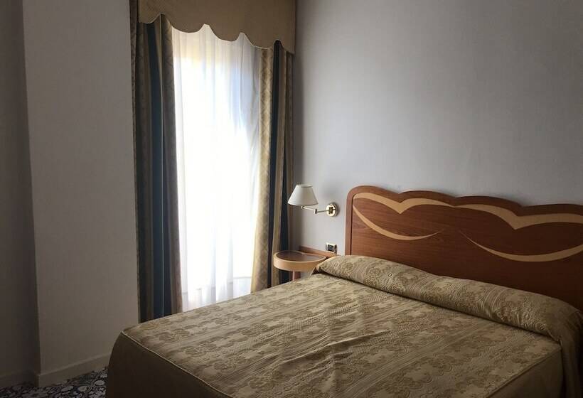 חדר אקונומי, Albatros