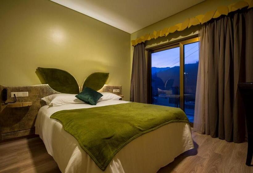 غرفة قياسية مطلّة علي النهر, Beleza Serra Guide