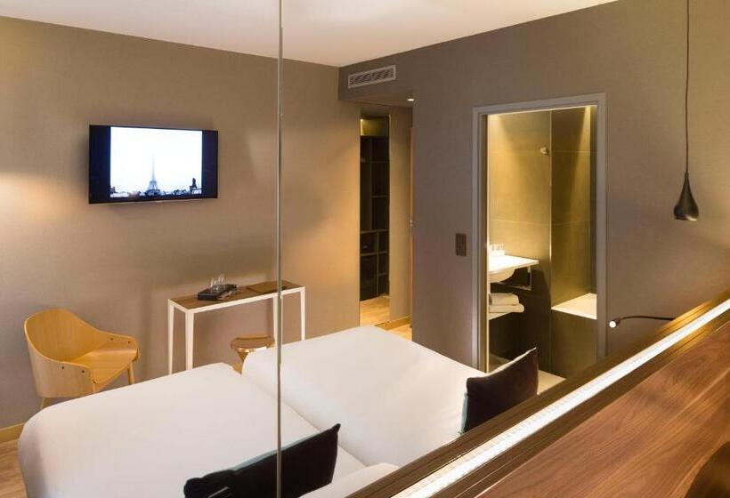 Camera Standard, Cler