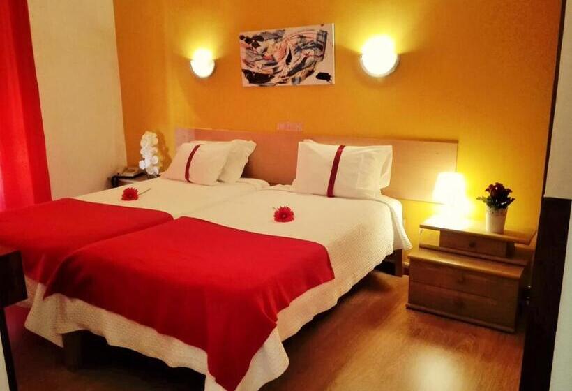 패밀리 룸, Corredoura Garden