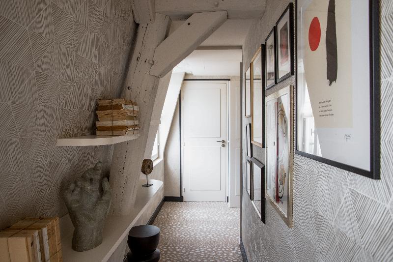 スイート, Esprit Saintgermain