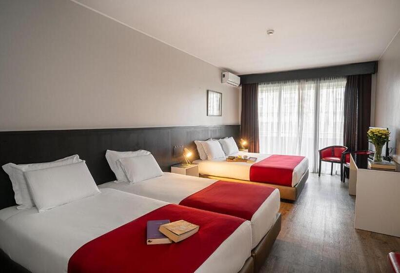 اتاق خانوادگی, Estacão Braga