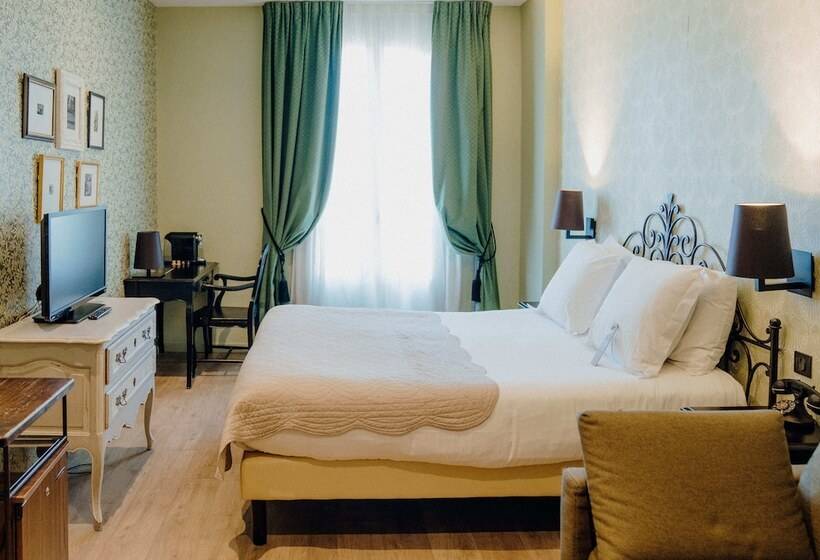 חדר משפחתי, Le Grimaldi By Happyculture