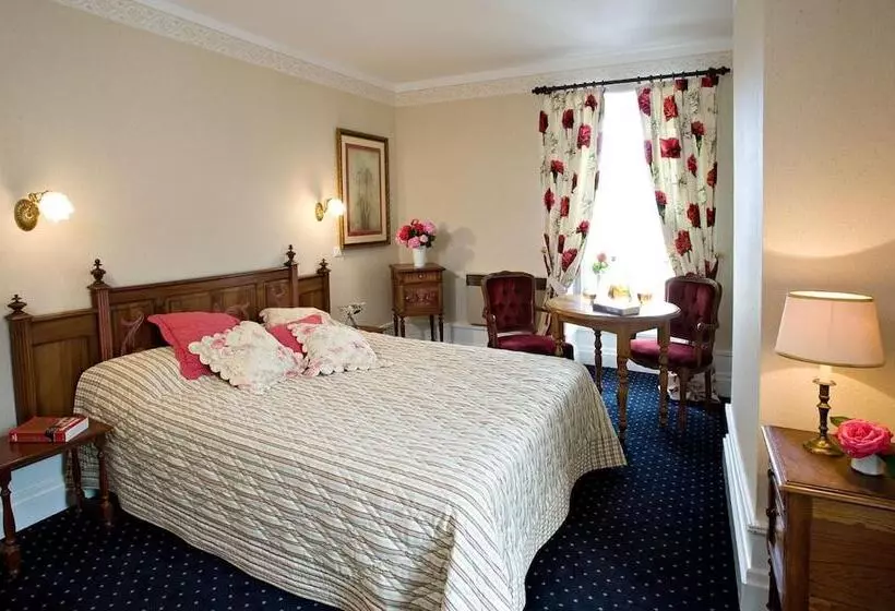 Superior Triple Room, La Roseraie Hôtel Restaurant
