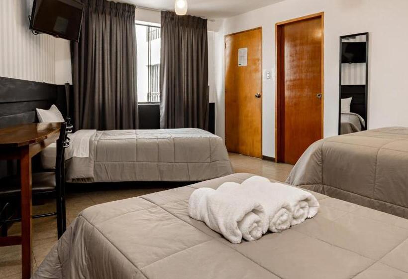 Номер Стандарт Трехместный, Miraflores Suites Centro