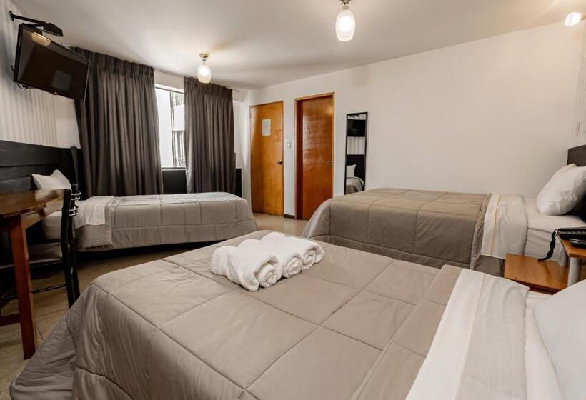 Номер Стандарт Трехместный, Miraflores Suites Centro