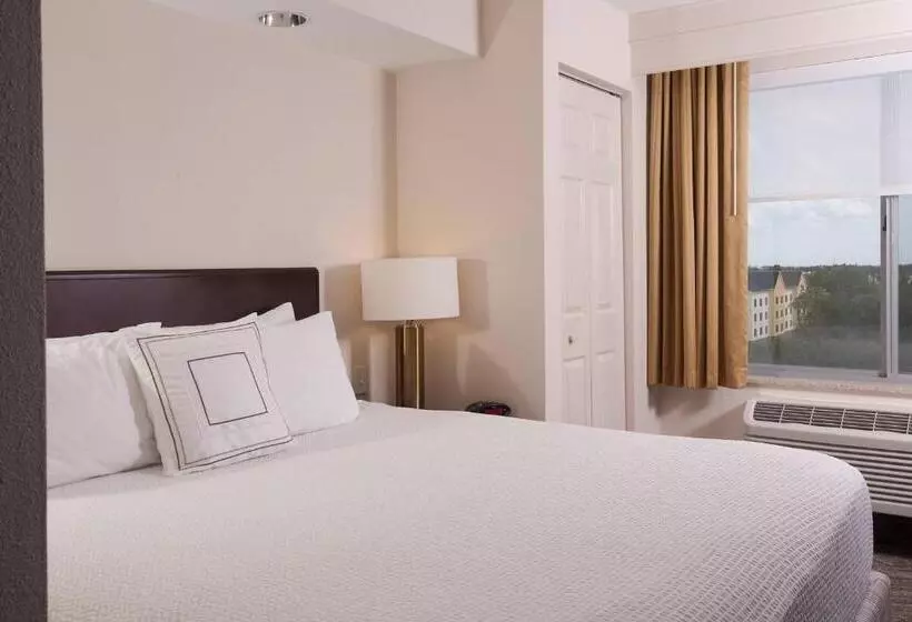 キングサイズベッドのスイートルーム, Springhill Suites Orlando Airport