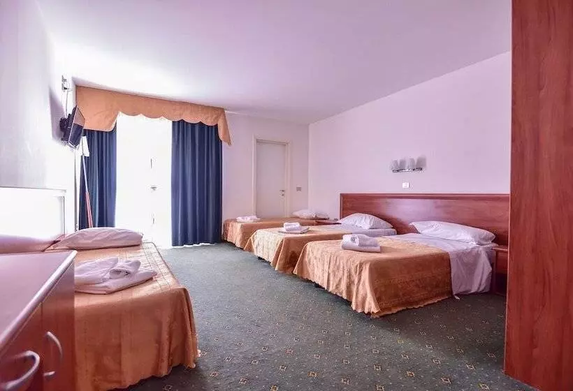 اتاق استاندارد سه نفره, Standard Hotel Udine