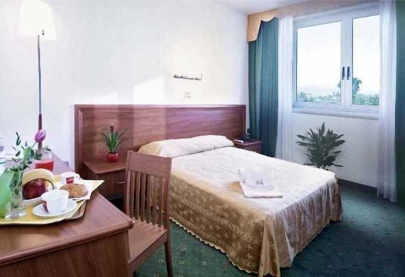 غرفة قياسية, Standard Hotel Udine