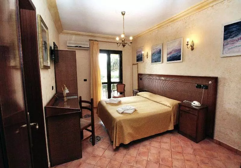 اتاق استاندارد, Triscinamare Hotel Residence