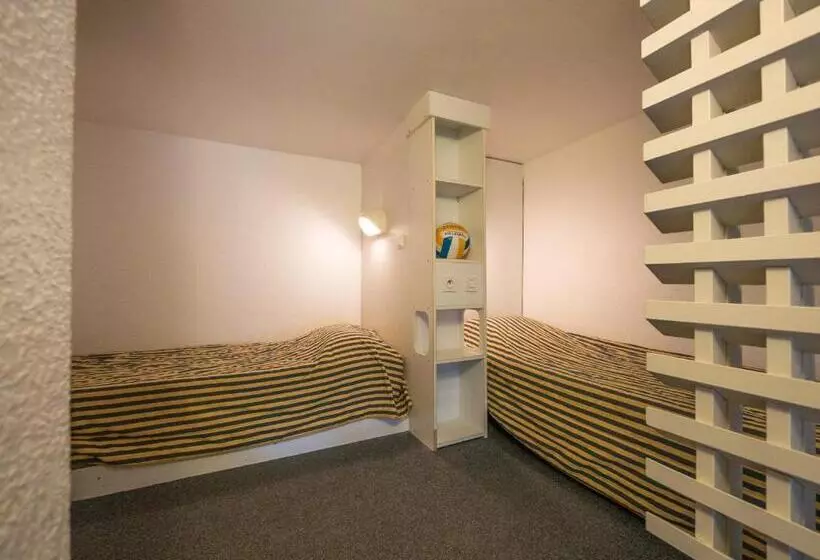 استودیوی استاندارد, Residence Mer & Golf Eugenie
