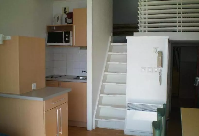 استودیوی استاندارد, Residence Mer & Golf Eugenie
