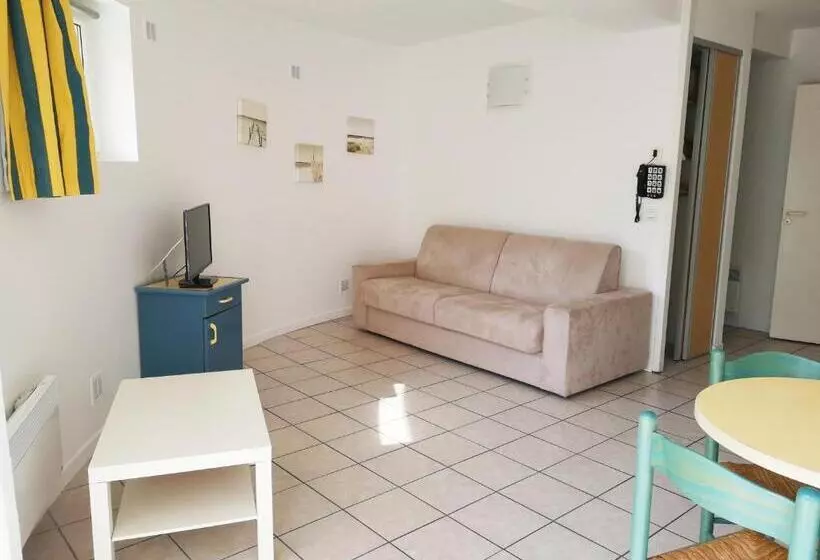استودیوی استاندارد, Residence Mer & Golf Eugenie