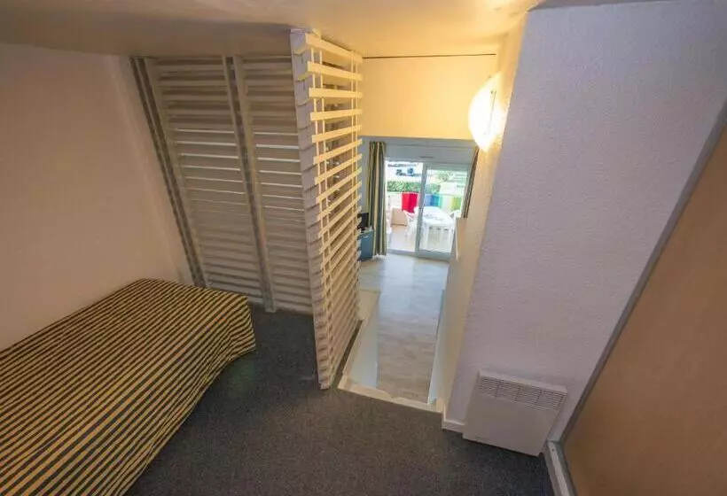 استودیوی استاندارد, Residence Mer & Golf Eugenie