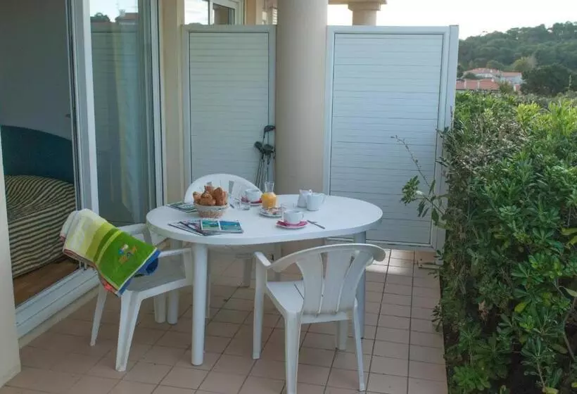 استودیوی استاندارد, Residence Mer & Golf Eugenie