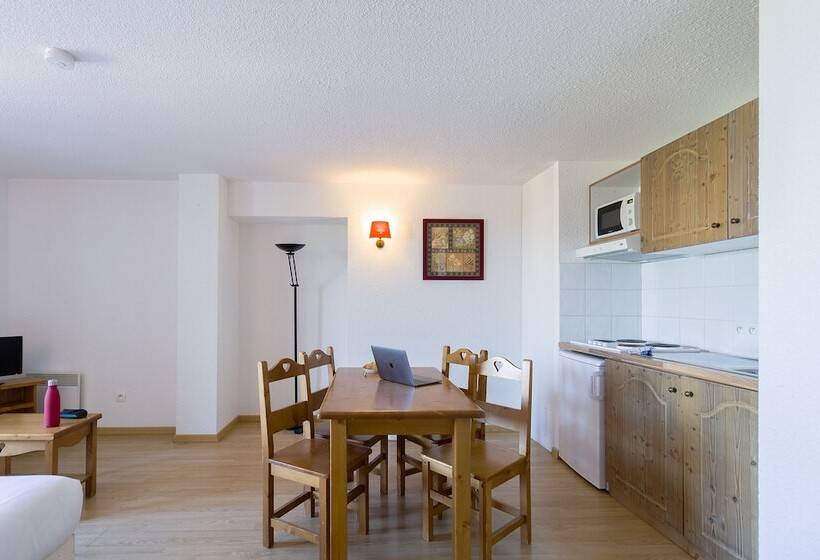 スタンダードスタジオ, Garden & City Evian Lugrin