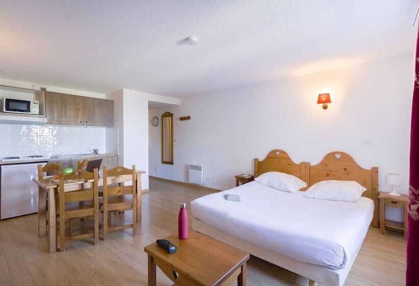 スタンダードスタジオ, Garden & City Evian Lugrin