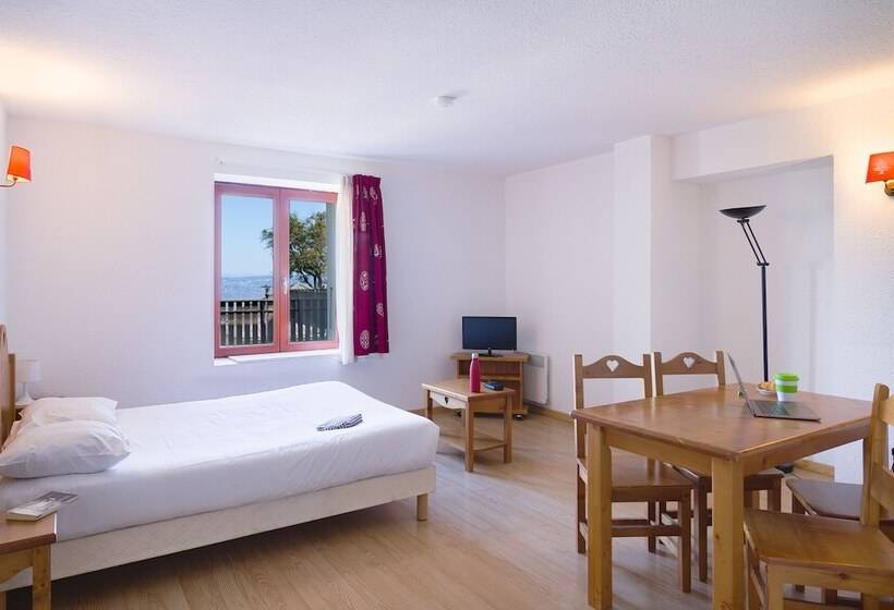 スタンダードスタジオ, Garden & City Evian Lugrin