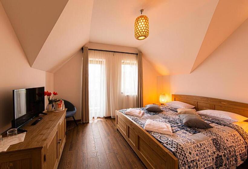 غرفة قياسية مزوَّدة بشُرفة, Hygge Praid