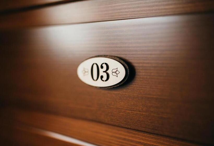 غرفة قياسية ثلاثية مزودة بشرفة, Hygge Praid