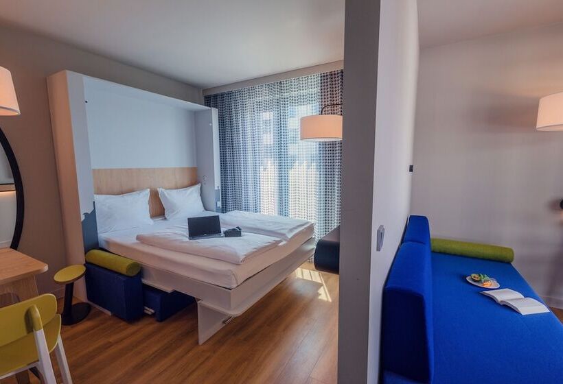 标准工作室带阳台, Adagio Access Stuttgart Airport Messe