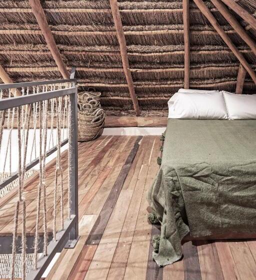 小型套房带泳池景, Casa Hormiga